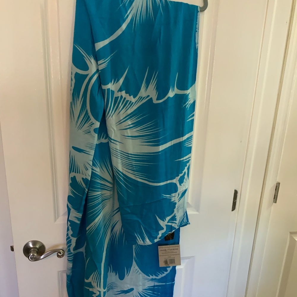 Sarong Blue & White - Picture 4 of 6